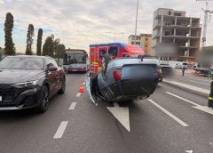 Accident rutier în Florești! O mașină s-a răsturnat, iar pompierii intervin pentru salvarea unei femei